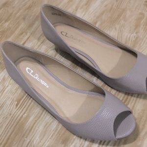 Shoes Size 9/40 by CL by LAUNDRY.
